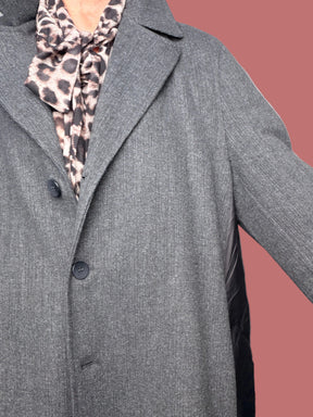 Cappotto lungo grigio con maniche trapuntate Female