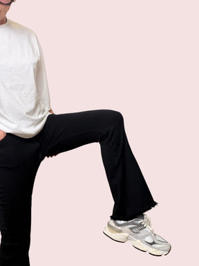 Pantalone nero a trombetta