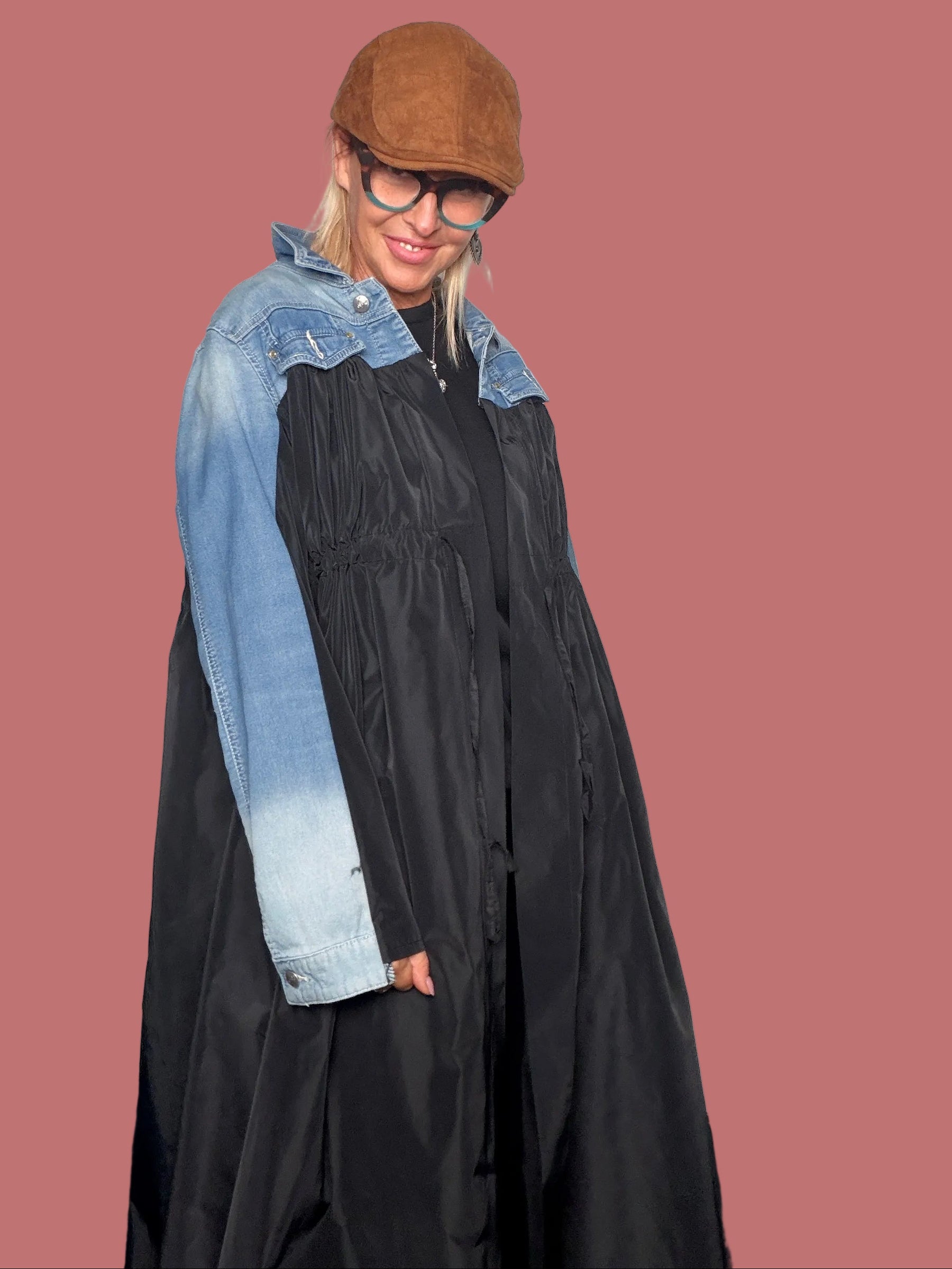 Trench lungo oversize in denim e tessuto plissettato Susy Star