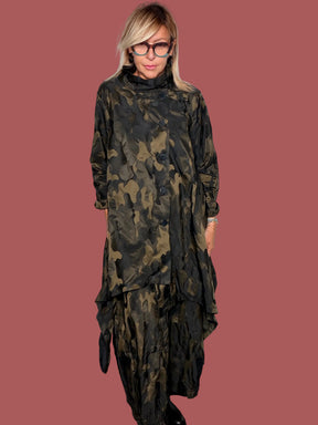 Giacca lunga camouflage Female con fondo asimmetrico
