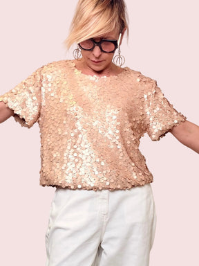 T-shirt oversize  paillettes iridescenti.