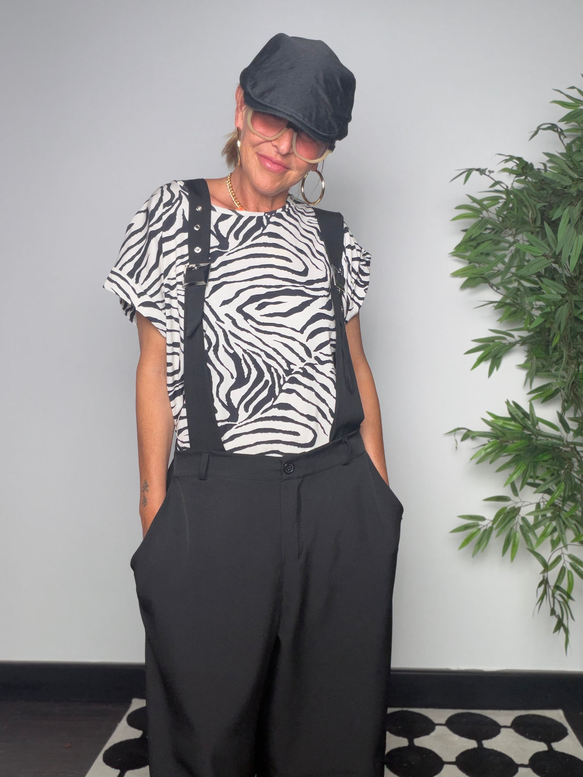 Pantalone Salopette con Bretelle Wide Leg —