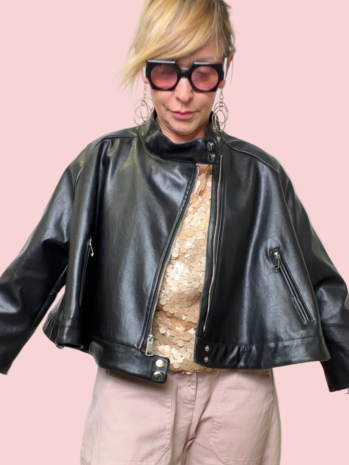 Giacca-mantella corta in ecopelle