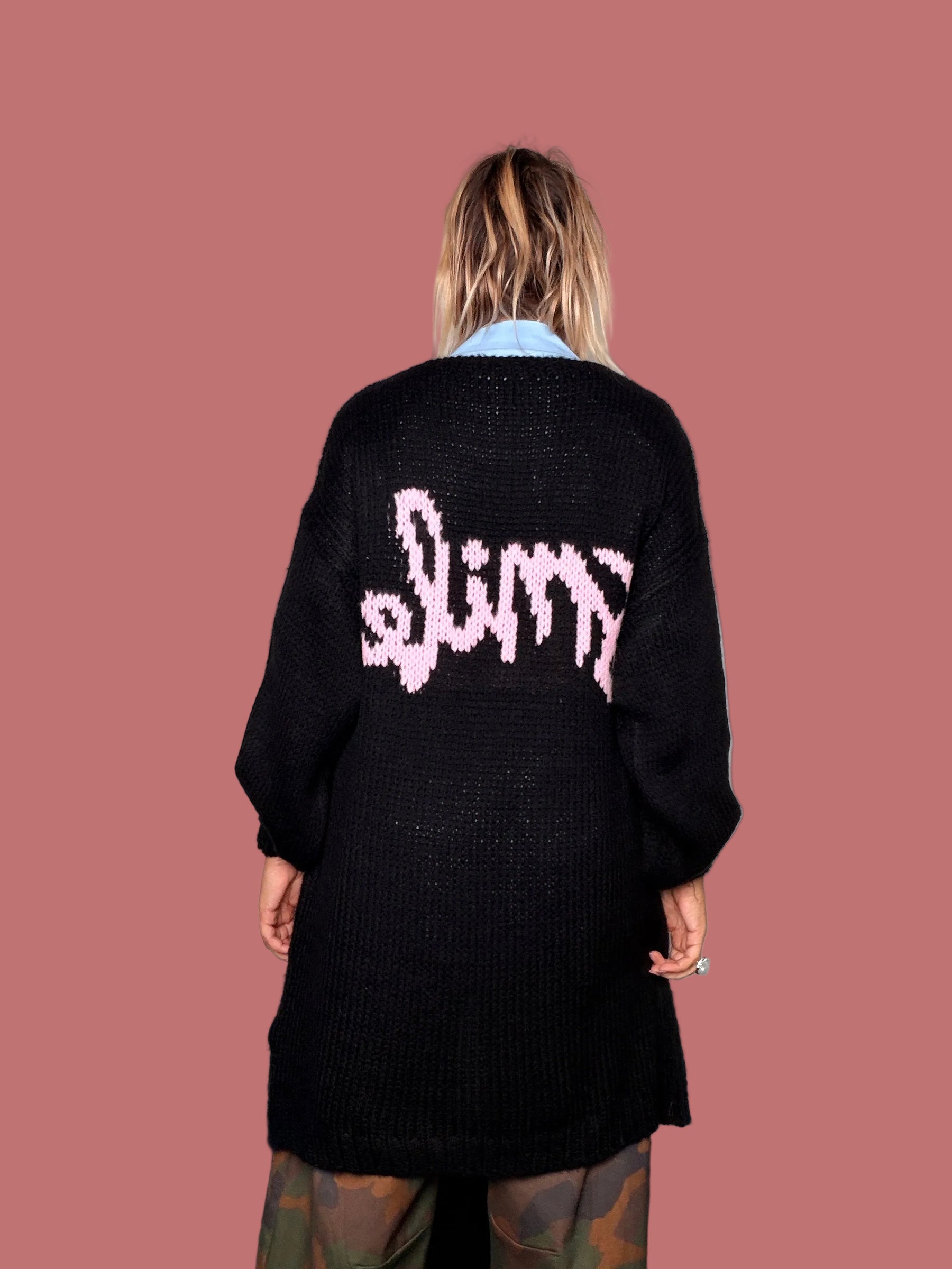 Cardigan lungo nero, vista frontale
