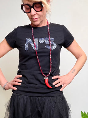 T-shirt nera in cotone con numero