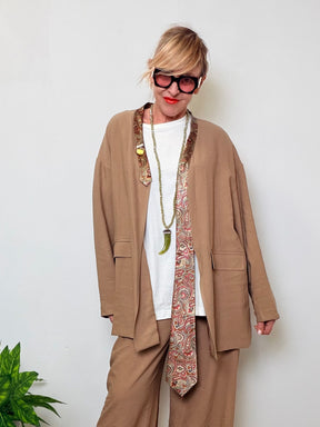 Giacca con Cravatta Integrata