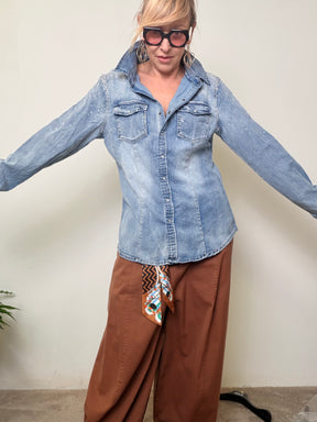 Camicia Jeans Azzurra con Applicazioni di Strass