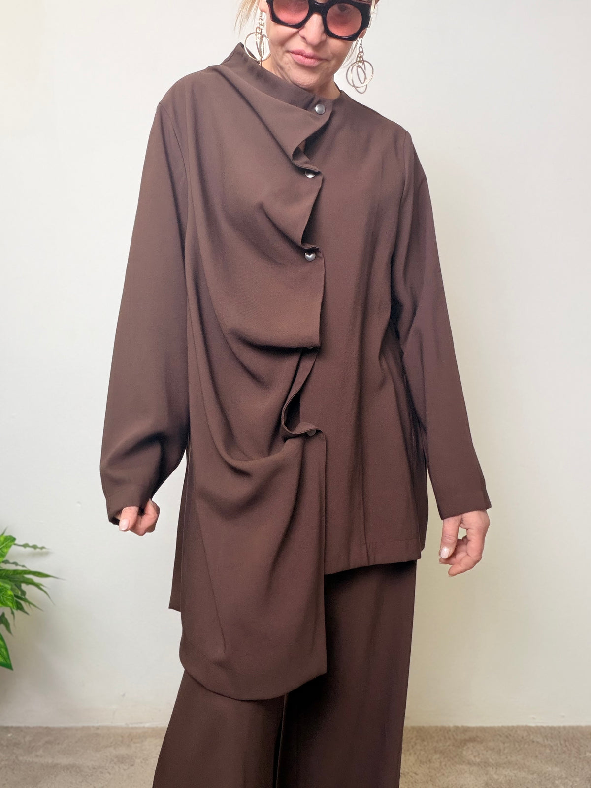 Giacca Asimmetrica con Bottoni Laterali - Marrone e Nero