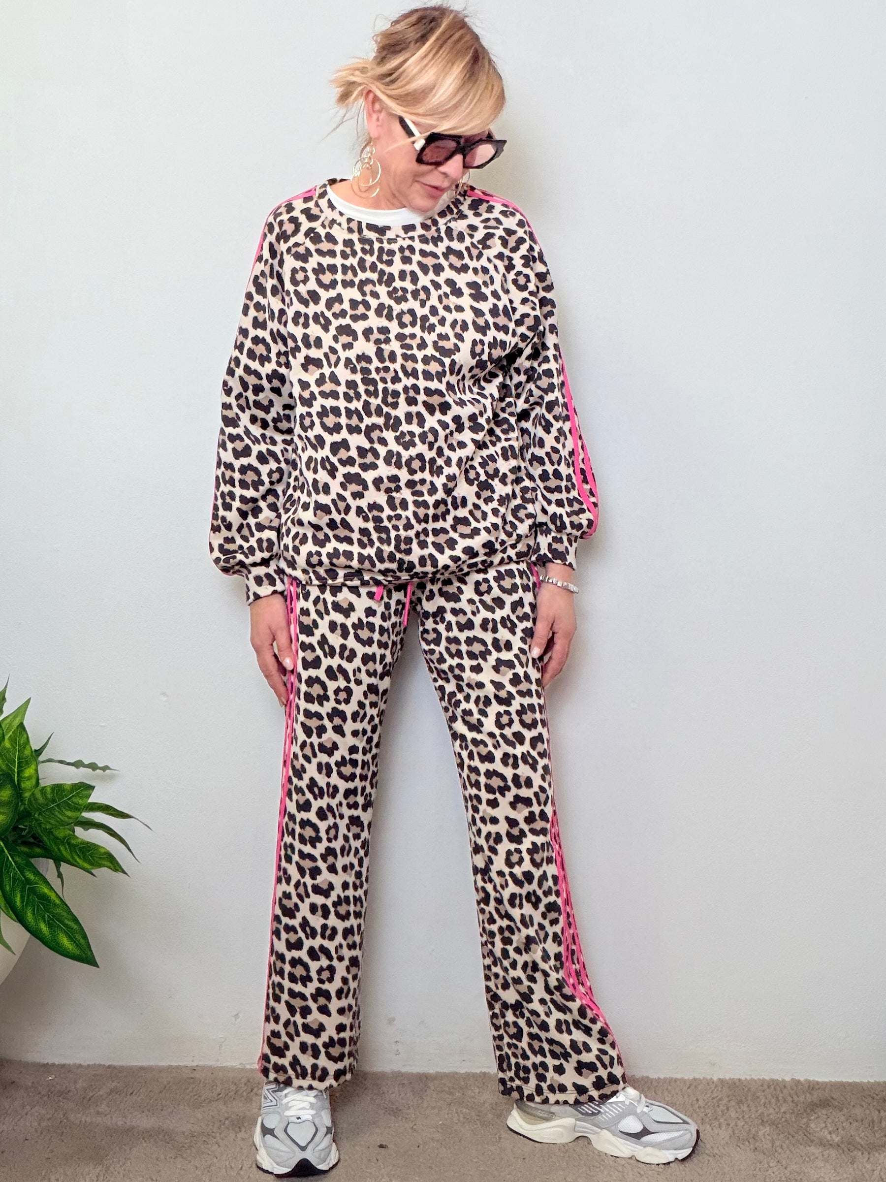 Completo Felpa e Pantaloni Animalier con Bande Laterali