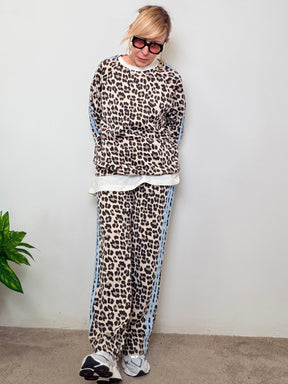 Completo Felpa e Pantaloni Animalier con Bande Laterali