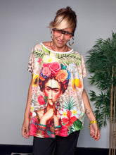 T-Shirt Oversize con Stampa Artistica