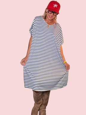 Abito a Righe Oversize – Disponibile in più colori