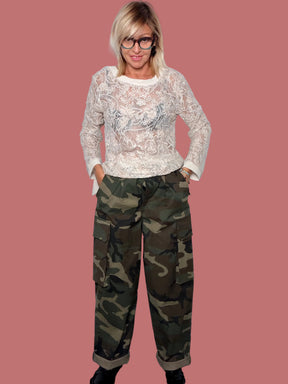 Pantalone cargo camouflage con gamba ampia
