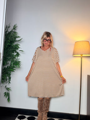 Abito a Righe Oversize – Disponibile in più colori