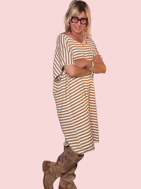 Abito a Righe Oversize – Disponibile in più colori