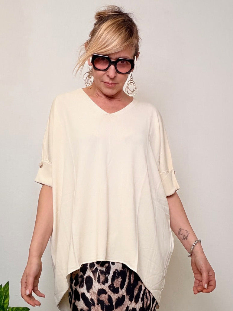 Maglia oversize  con bottono dietro
