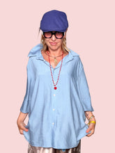 Camicia Oversize in Tessuto Crinkle – Celeste e Bianco
