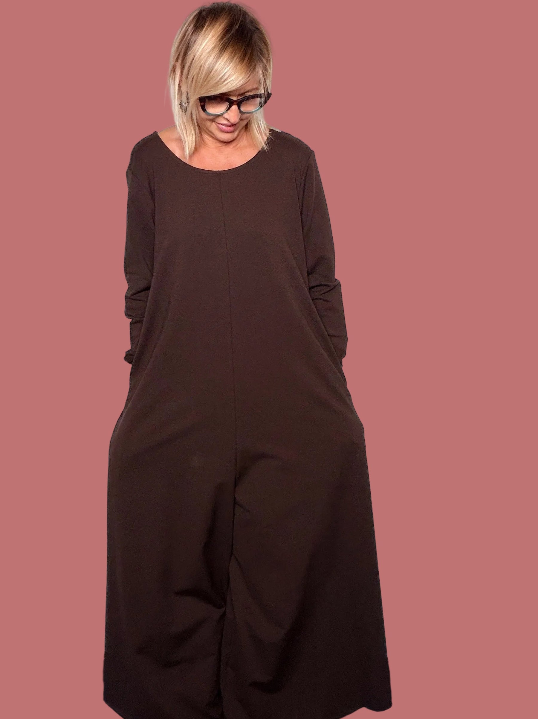 Tuta over moro con scollo rotondo e pantalone ampio