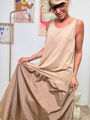 SUSY STAR - Abito Lungo Oversize Nero “Casual Chic” CAMMELLO