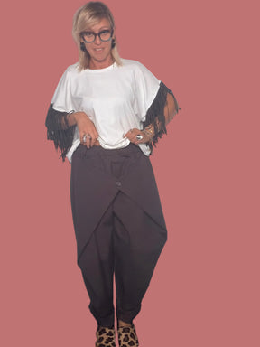 Pantalone over con dettaglio incrociato sul davanti