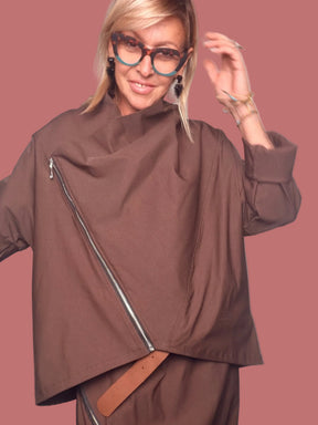 Giacca over elasticizzata con zip asimmetrica