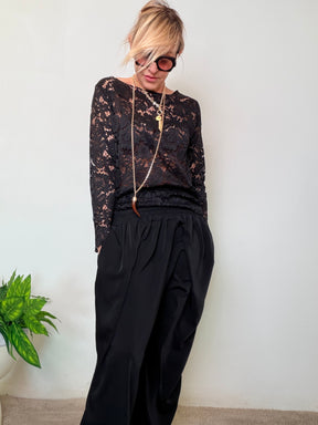 Pantalone over modello odalisca