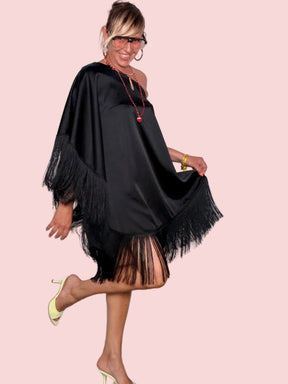 Abito Monospalla in Raso Nero con Frange – Glamour Anni '20 (Copia)