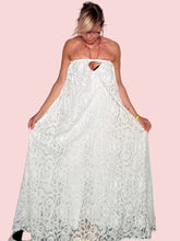 Abito Maxi Bustier in Pizzo Bianco con Cut-Out a Cuore