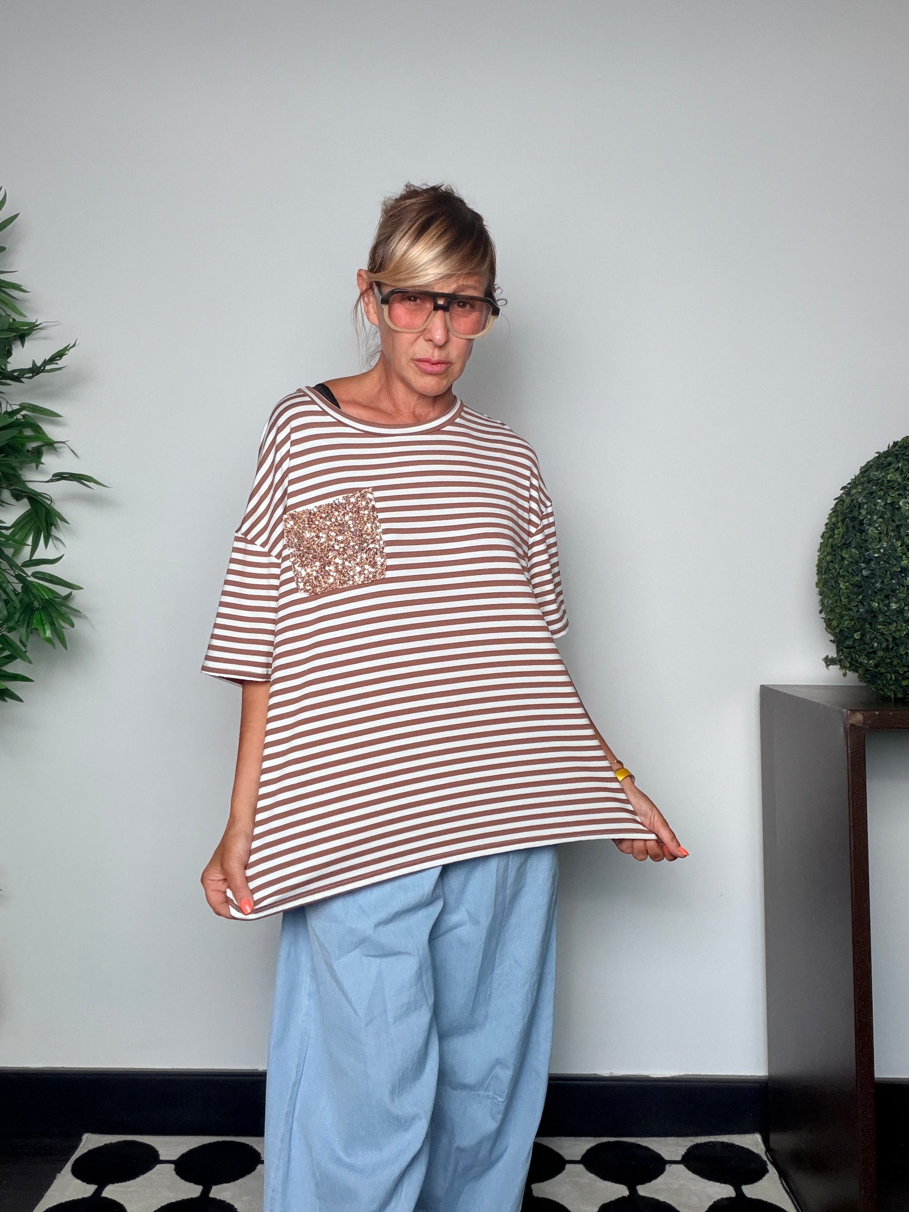 T-shirt Oversize a Righe con Tasca Glitter