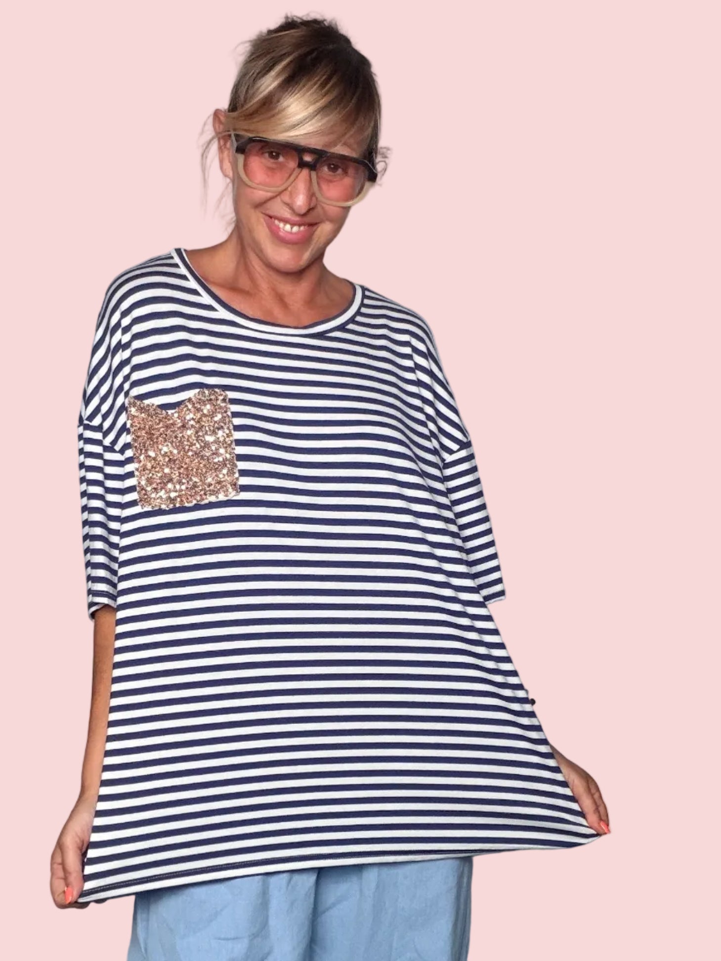 T-shirt Oversize a Righe con Tasca Glitter