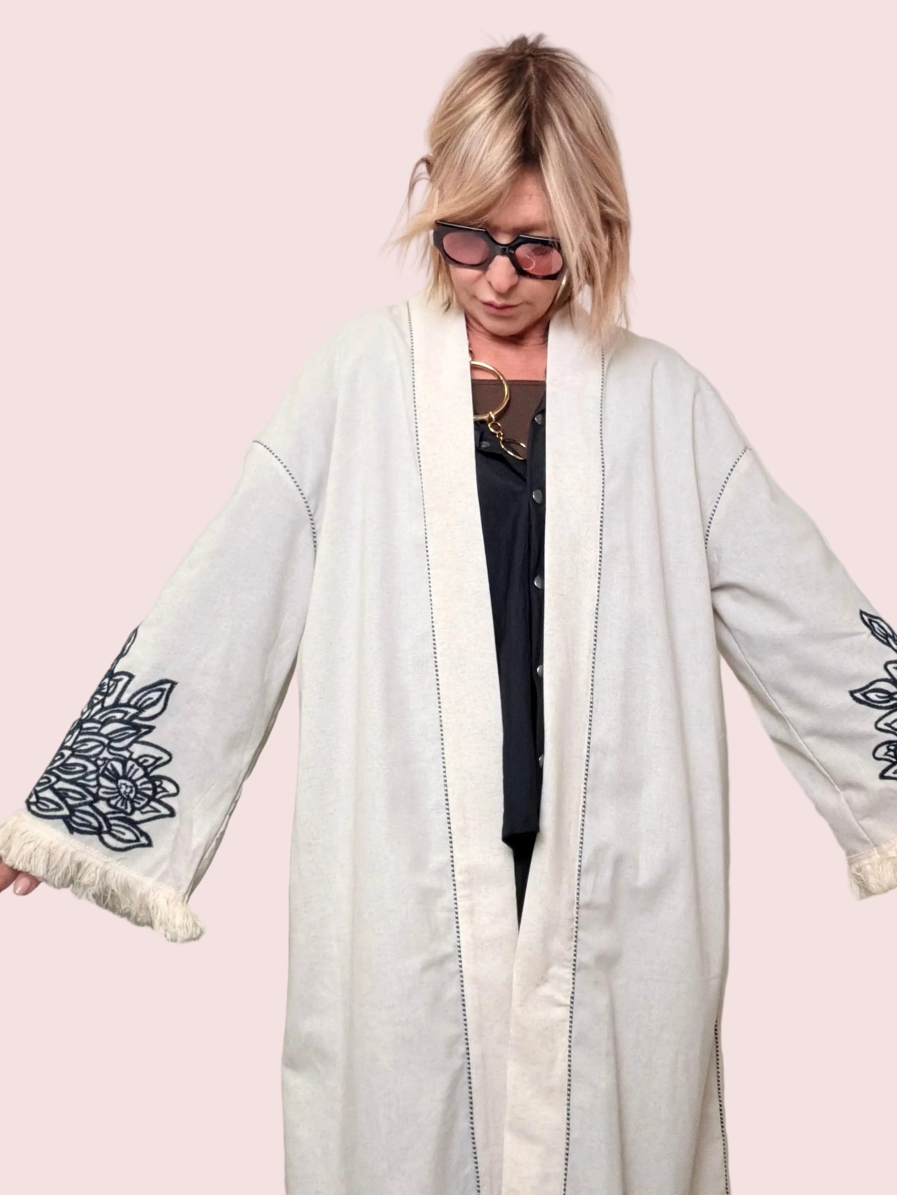 Kimono Lungo Panna con Ricami Floreali