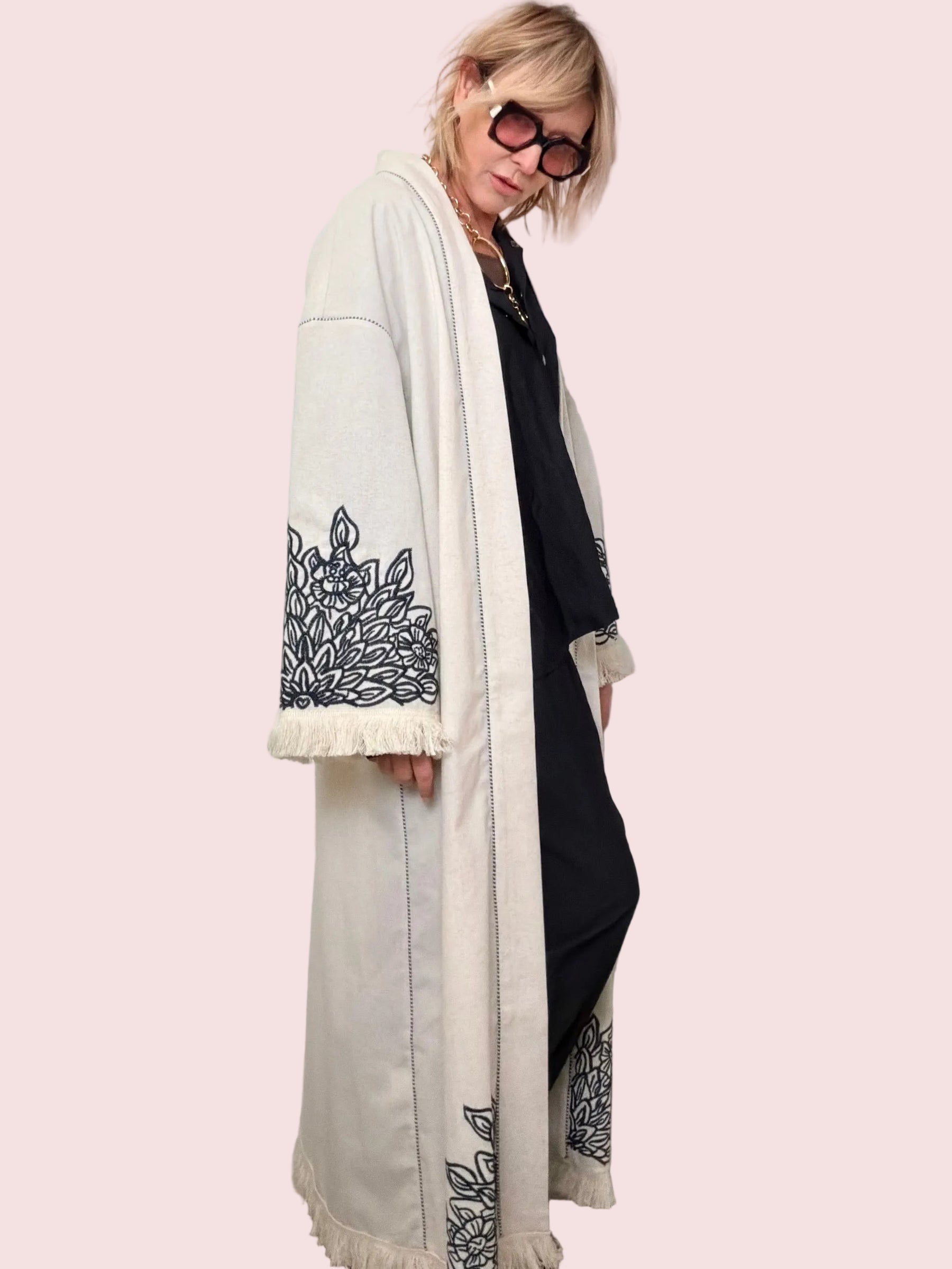Kimono Lungo Panna con Ricami Floreali