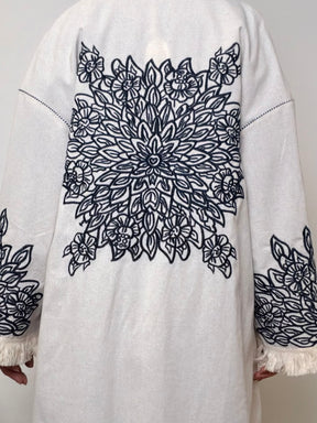 Kimono Lungo Panna con Ricami Floreali