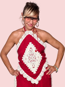 Top Halter Neck con Applicazioni in Crochet