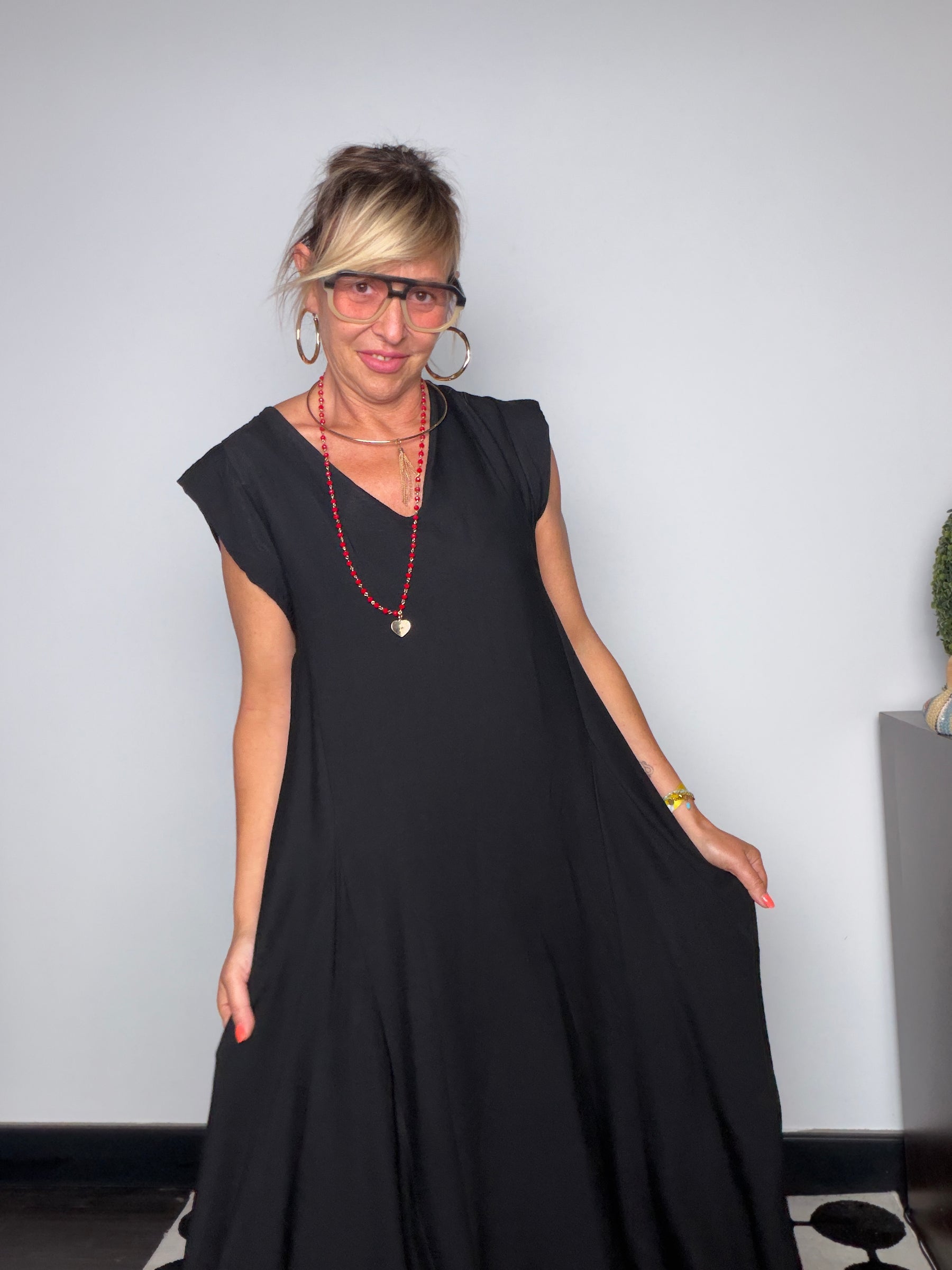 Abito Maxi con Scollo a V e Spalle Strutturate