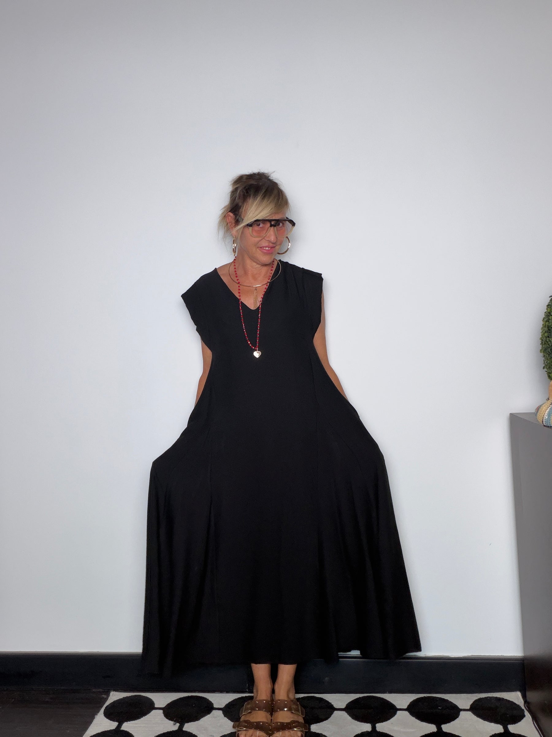 Abito Maxi con Scollo a V e Spalle Strutturate