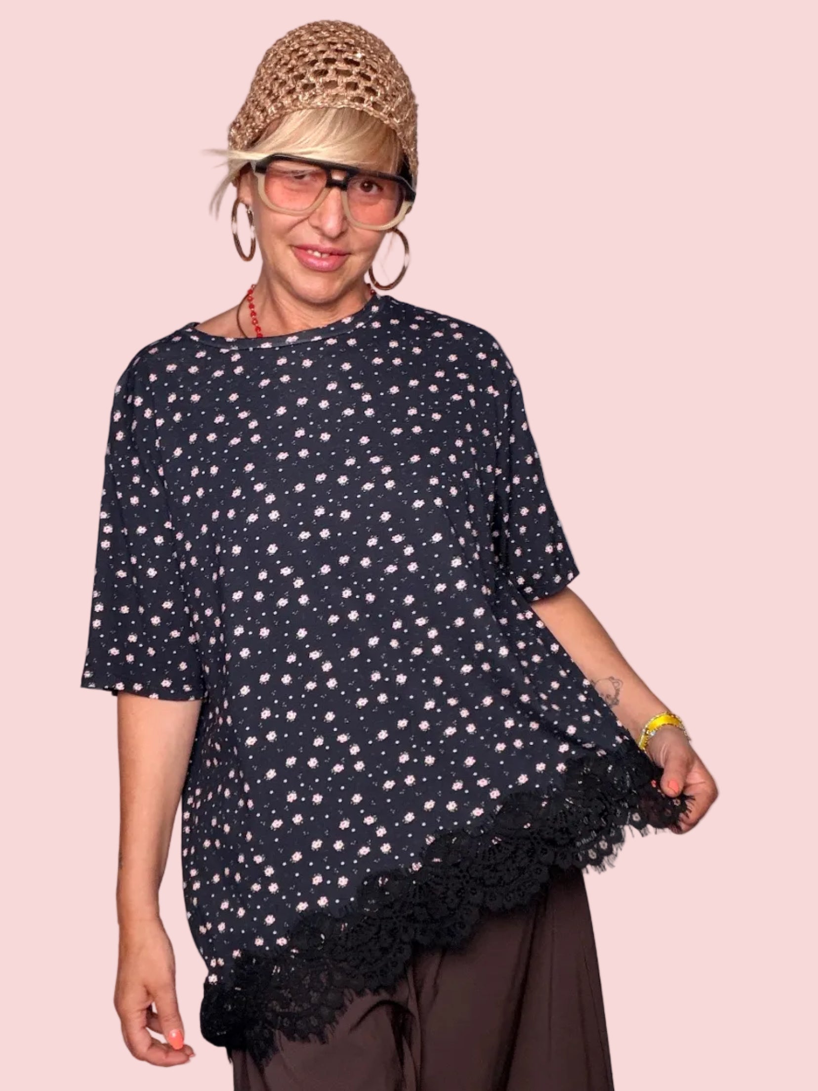 T-shirt Oversize a Margherite con Bordo in Pizzo
