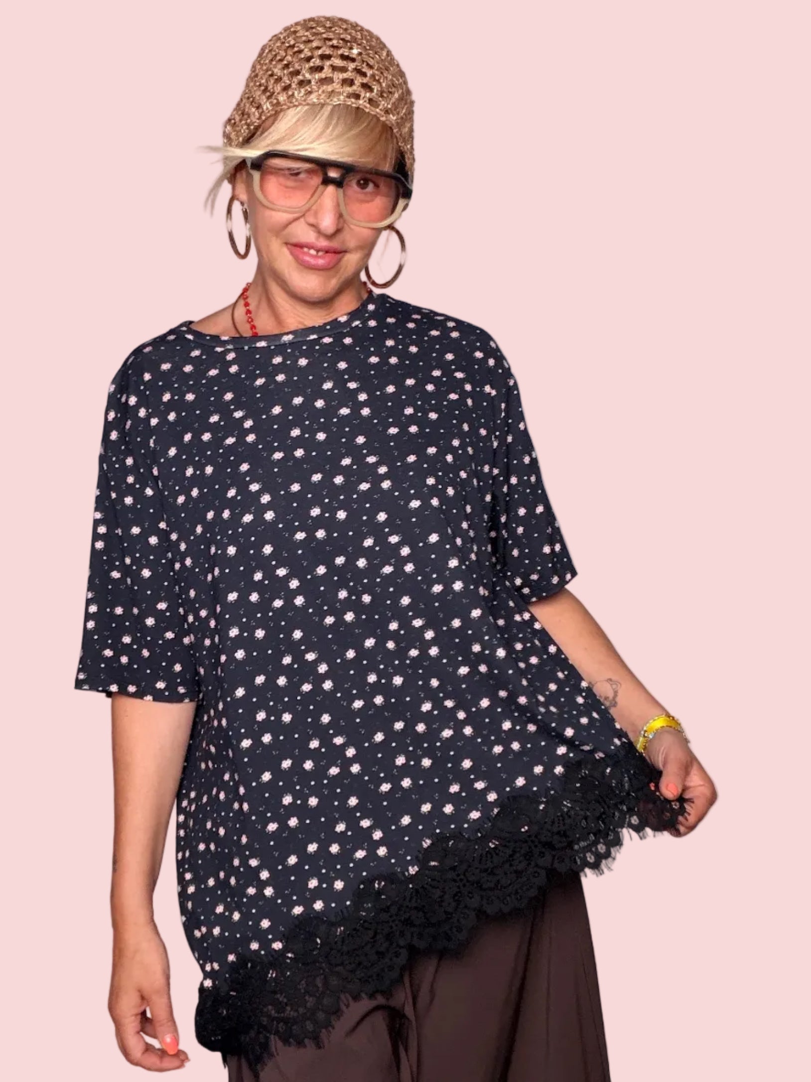 T-shirt Oversize a Margherite con Bordo in Pizzo