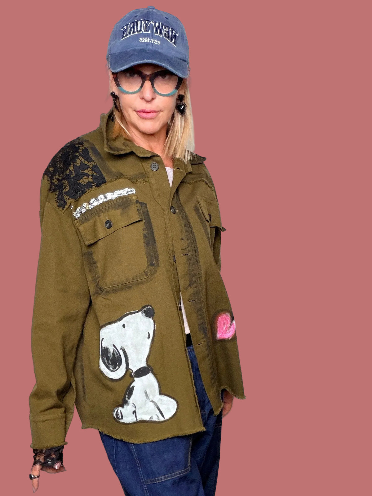 Giacca stile vintage verde militare con Snoopy, cuori e pizzo