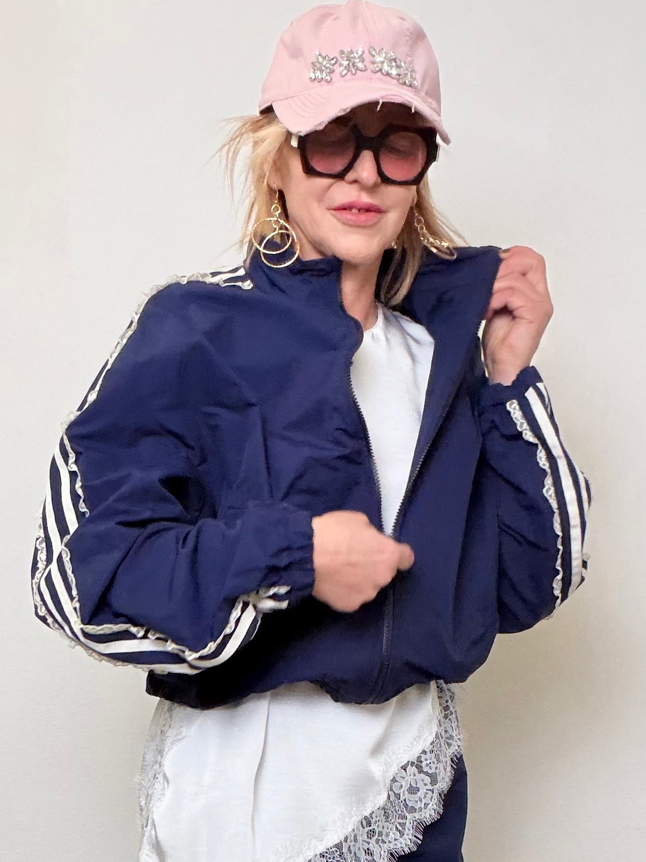 Giacca sportiva con bande laterali e pizzo