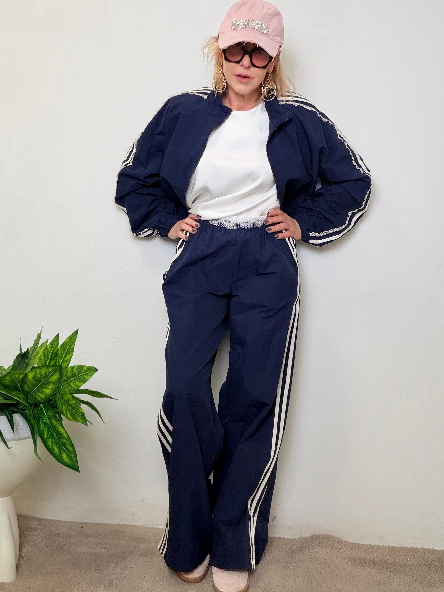 Pantaloni sportivi con bande laterali