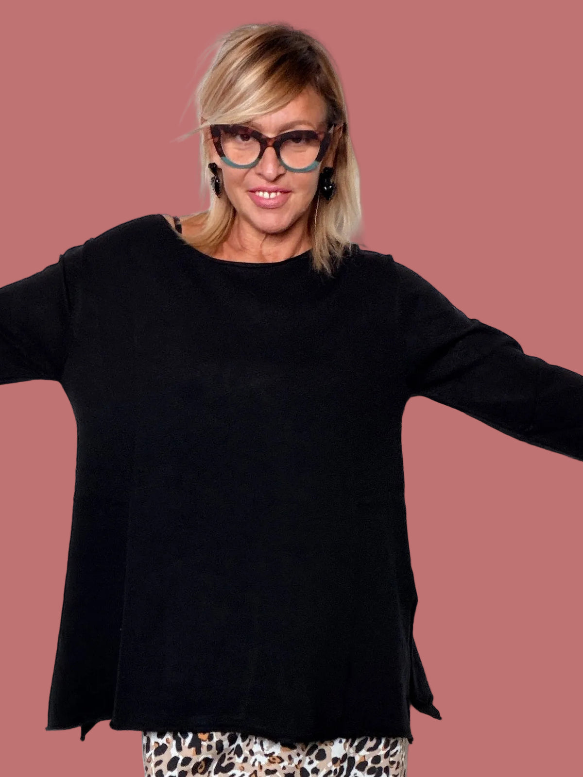 Maglia oversize con spacchi laterali e maniche lunghe