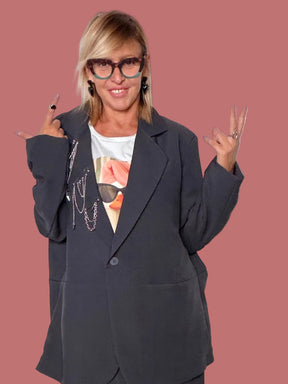 Giacca blazer oversize con spille decorative