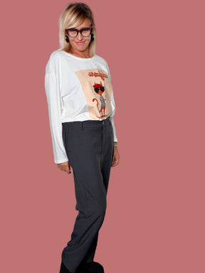 Pantalone dalla linea morbida con tasche laterali