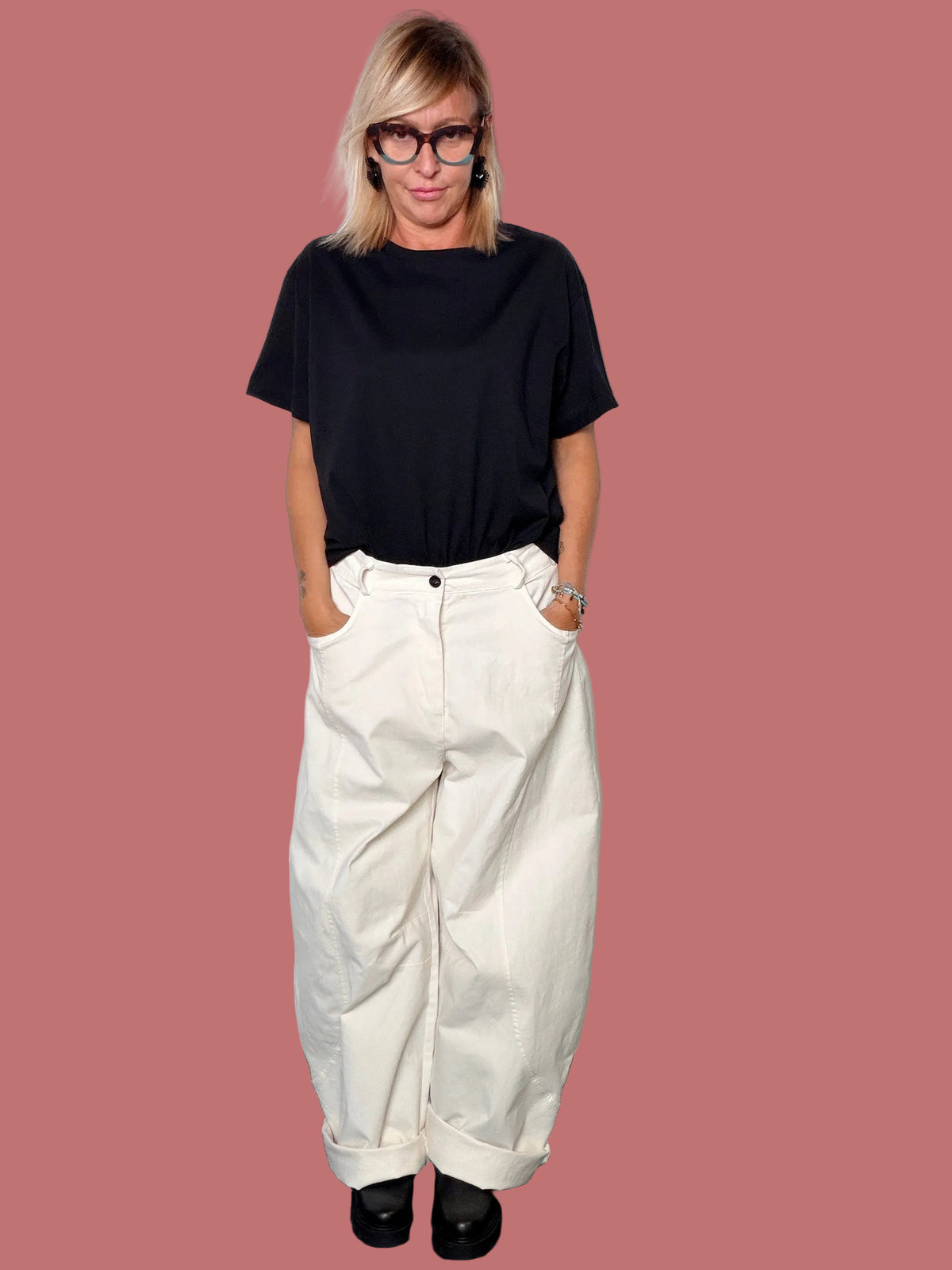 Pantalone balloon avorio con tasche e cuciture sagomate