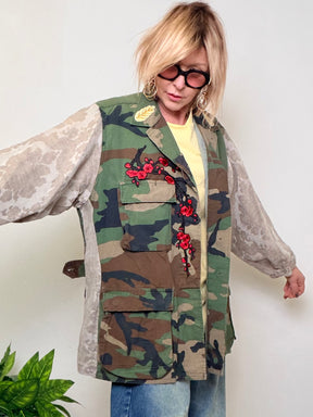 Giacca Militare Vintage con Maniche fantasia  e Ricamo Floreale