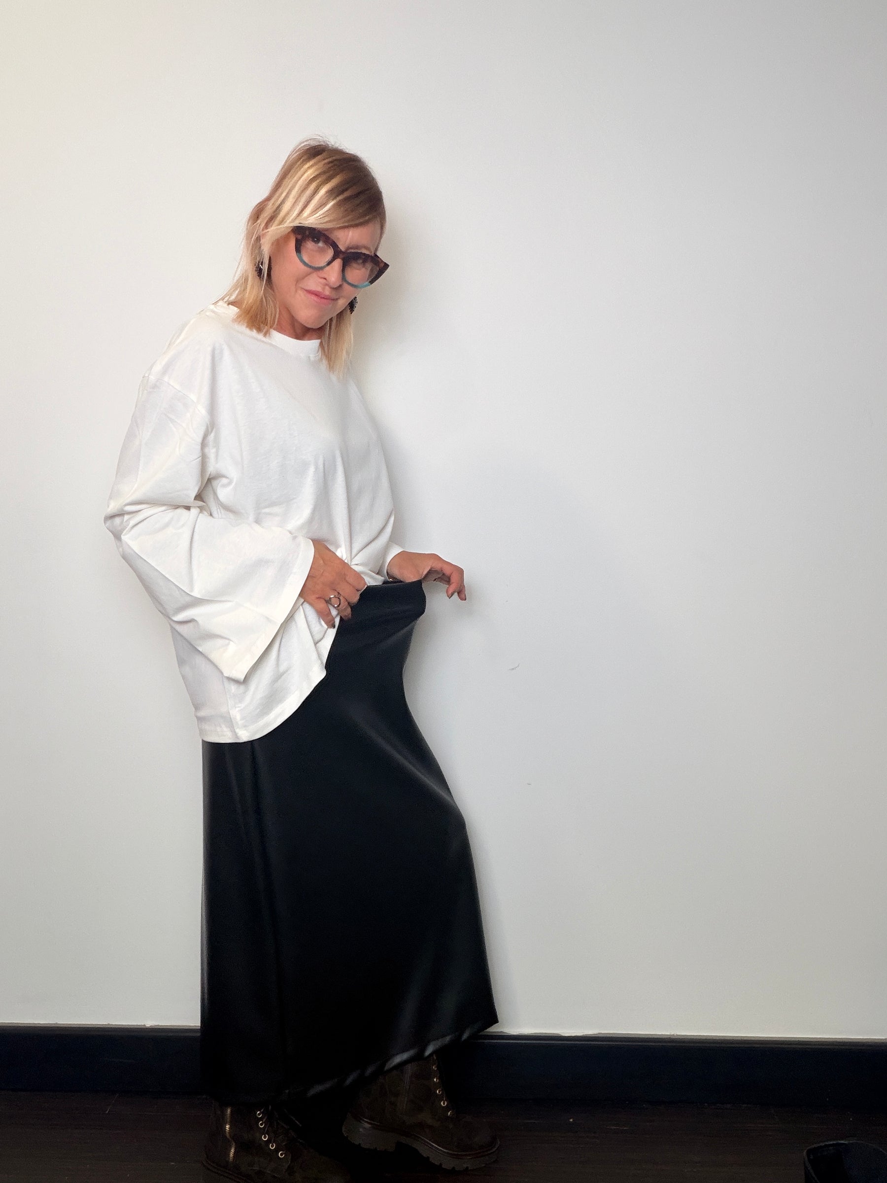 Gonna lunga in ecopelle elasticizzata con spacco