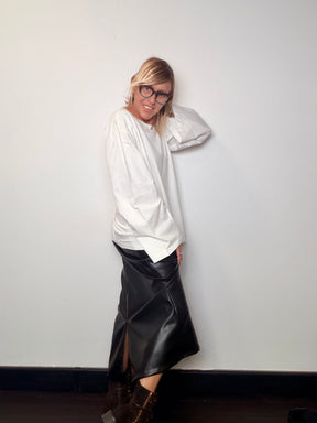 Gonna lunga in ecopelle elasticizzata con spacco