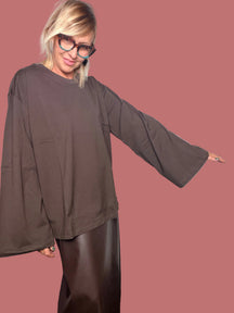 T-shirt oversize con maniche a campana e taschina