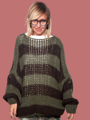 Maglia oversize a righe larghe con lavorazione traforata